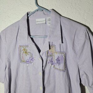 Alfred Dunner Top Size 16P Floral Purple Seersucker Short Sleeve Button Up